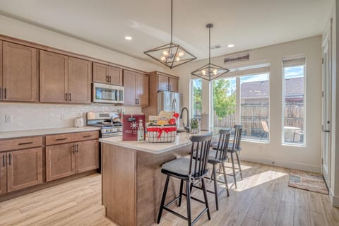 Altitude Getaway - Bright Modern Family Getaway! Casa in Grand Junction