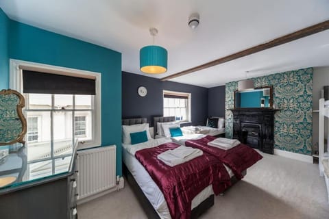 Brighton 4 bedroom West Pier House, by the sea. Chalet in Hove