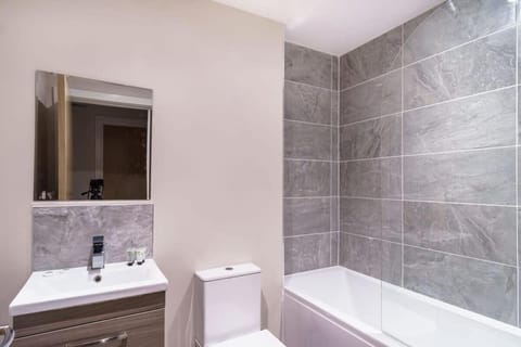 Contemporary 1 Bed Manchester Apartment Apartment in Salford