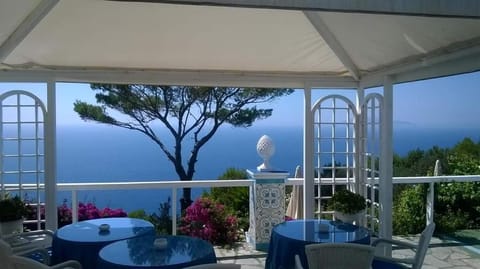 bb la guardiia Bed and Breakfast in Anacapri