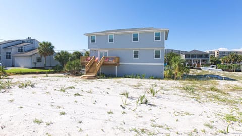 The Back Porch - Is a relaxing 4 bedroom 3 bathroom House on Holiday Isle House in Destin