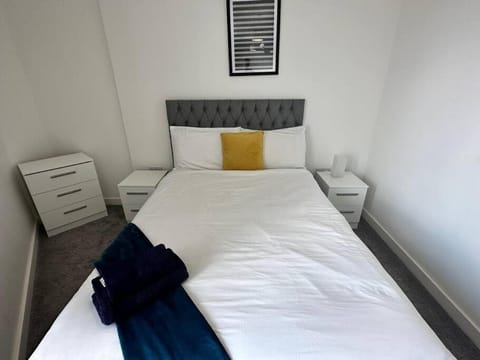 Fab, Spacious Studio+Balcony MCR Apartment in Salford