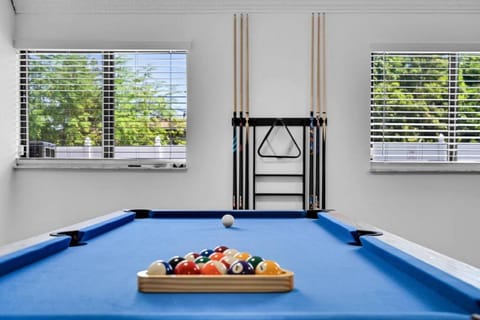 Centrally Located 4BDR Pool Home in Miami Casa in Miami Gardens