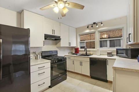Condo by the park & lake in the heart of Evanston! Eigentumswohnung in Evanston