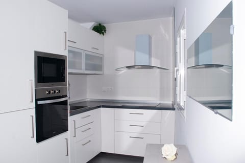 Kitchen or kitchenette, minibar, pet friendly, stove