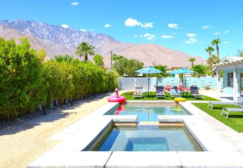 Garden, Hot Tub, View (from property/room), Swimming pool