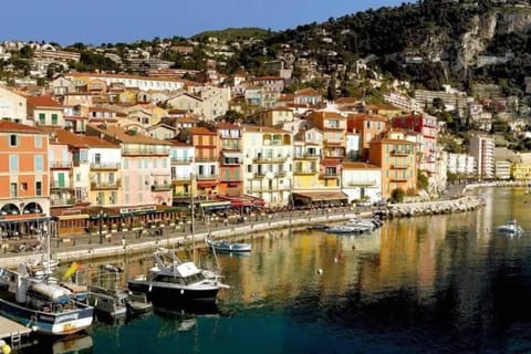 Historic Villefranche Penthouse, Steps to Beach Apartment in Villefranche-sur-Mer