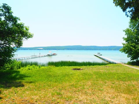 Cavalier Cottage - Private Lakefront W Kayaks! Haus in Lake Township