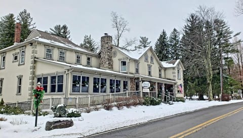 Property building, Restaurant/places to eat, Winter