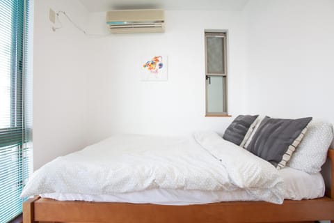 Bed, Bedroom, air conditioner