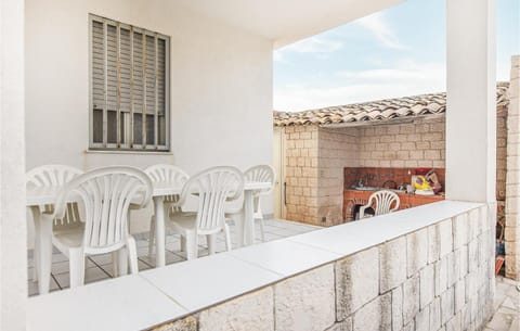 4 Bedroom Lovely Home In Ispica House in Santa Maria del Focallo