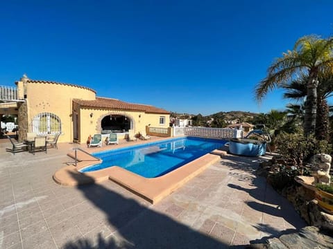 Balcony/Terrace, Swimming pool