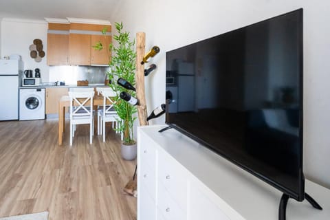 TV and multimedia, Kitchen or kitchenette, Dining area