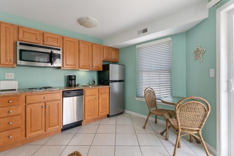 Partial Ocean View Condo W Pool & Parking House in North Wildwood