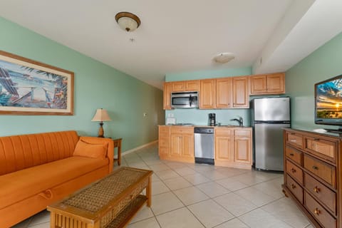 Nw Condo Across Beach Pool & Parking House in North Wildwood