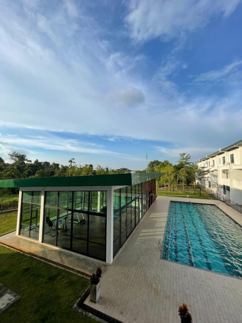 Forest Hill Kuching Apartment with Swimming Pool Condo in Kuching