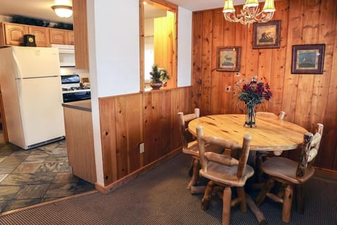 Lazy R Cottages- 8 cabin Haus in Estes Park