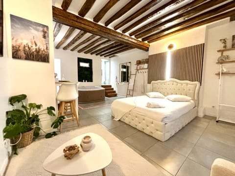 Logement moderne avec jacuzzi Condominio in Aubervilliers