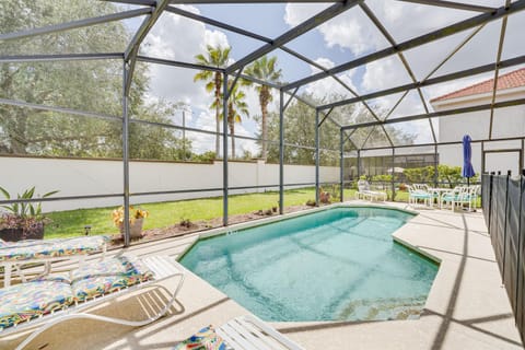 Bright Florida Escape with Pool, Near Disney World! House in Loughman