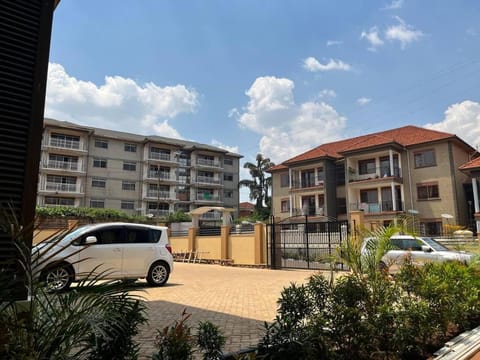 Property building, Neighbourhood, Street view, Location, Parking