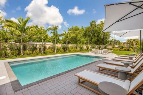 The Crestwood House - Private Heated Pool & Parking Casa in Stock Island
