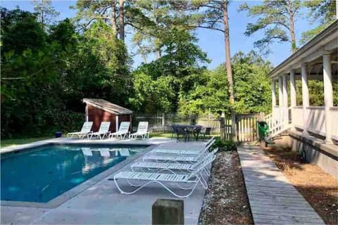 Saddle Beach Chesapeake Waterfront Estate w/Pool, Private Beach Villa in Chesapeake Bay