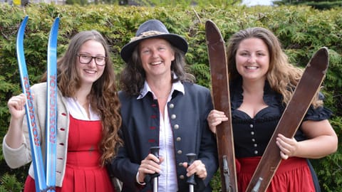 People, Decorative detail, group of guests