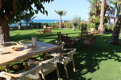 Day, Garden, Dining area, Garden view, Sea view