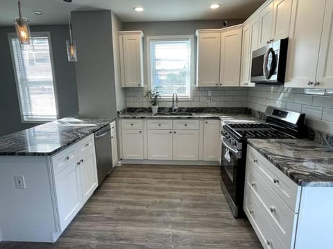 completely remodeled 4 bedrooms 2.5 baths House in Baltimore