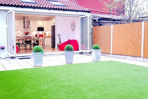 Patio, Garden, Dining area, Garden view