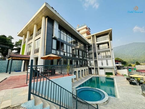 Property building, Pool view, Swimming pool