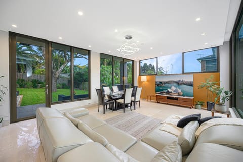 Putney Brand New Luxury House Pool & Waterview Villa in Sydney