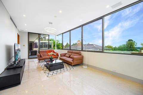 Putney Brand New Luxury House Pool & Waterview Villa in Sydney