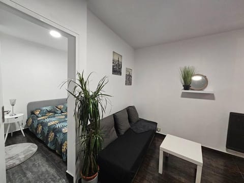Appartement Proche Metro Paris Condominio in Pantin