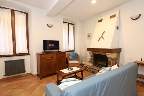 TV and multimedia, Living room, flat iron