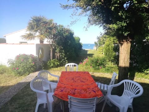 Garden, Dining area, Garden view, Sea view