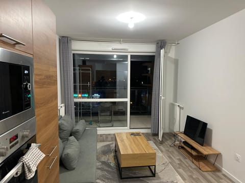 Agréable 2 pièces avec balcon et Parking transports by immo kit bnb Apartment in Île-de-France