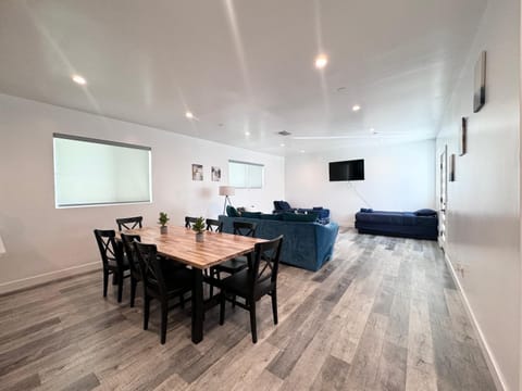 Living room, Dining area