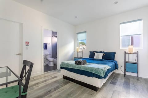 Cheerful 4BR home with parking in East Hollywood House in Los Feliz