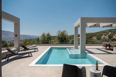 Pool view, Pool view, Sea view, Sea view, sunbed