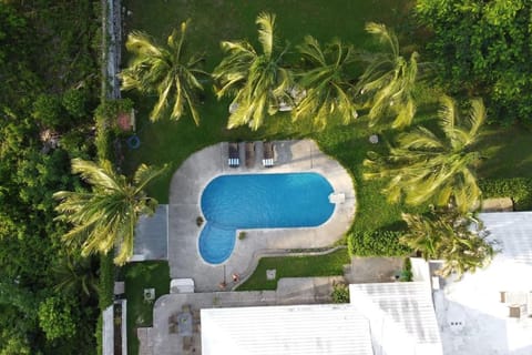 Cancun Family ideal Villa, private pool and garden Villa in Cancun