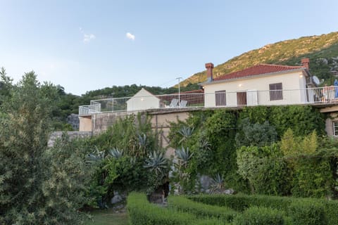 Holiday Home Urlović Chalet in Dubrovnik-Neretva County