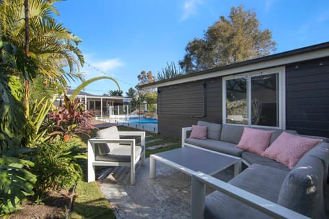 Woy Woy Staycation - Heated Pool & Hot Tub & Games Room House in Central Coast
