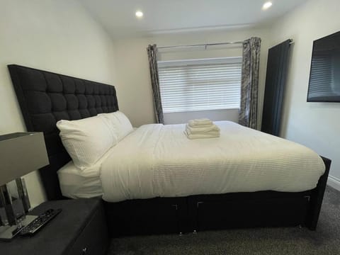 Luxurious 2 bed home in Basildon Condo in Basildon