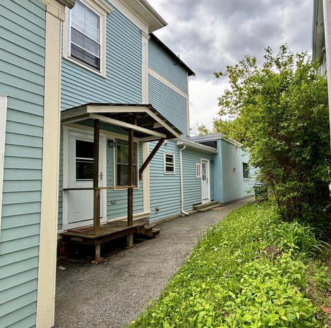 Traveler’s Den in Medford Condo in Somerville