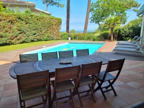 Villa sur la dune, superbe vue, jacuzzi, piscine chauffée Villa in La Teste-de-Buch