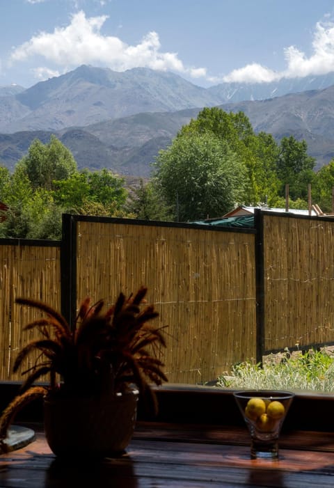 View (from property/room), Balcony/Terrace, Mountain view