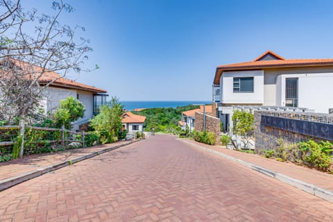 Property building, Day, Neighbourhood, Sea view, Street view