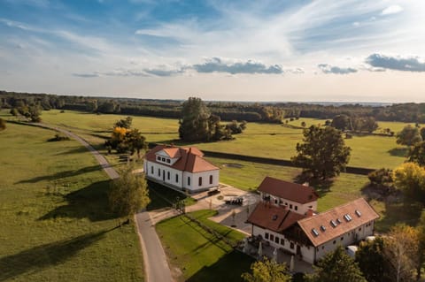 Property building, Natural landscape, Bird's eye view, Landmark view