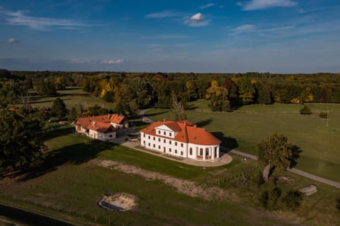 Property building, Natural landscape, Bird's eye view, Landmark view